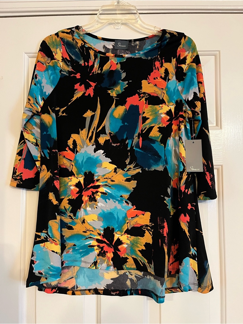 NWT$69 STRAZZI abstract print Black top S M